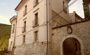 Appartamento Palazzo Trasmondi, Introdacqua